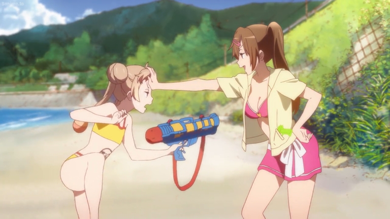 Shinka Nibutani and Kumin Tsuyuri on the beach